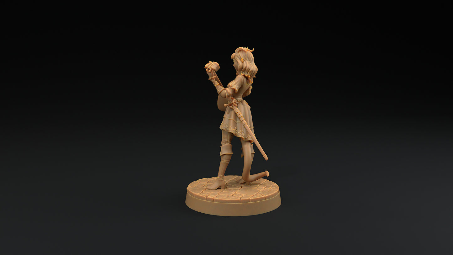 Daphnedora Blakeson,   32mm, 53mm o 75mm
