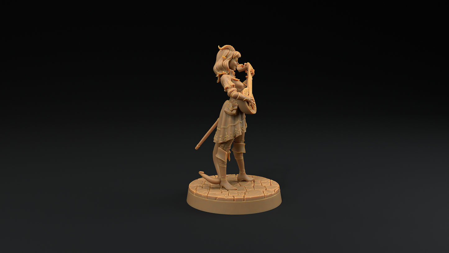 Daphnedora Blakeson,   32mm, 53mm o 75mm